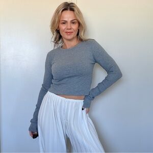 Almina Concept Cropped Fitted Long Sleeve Top in Gray